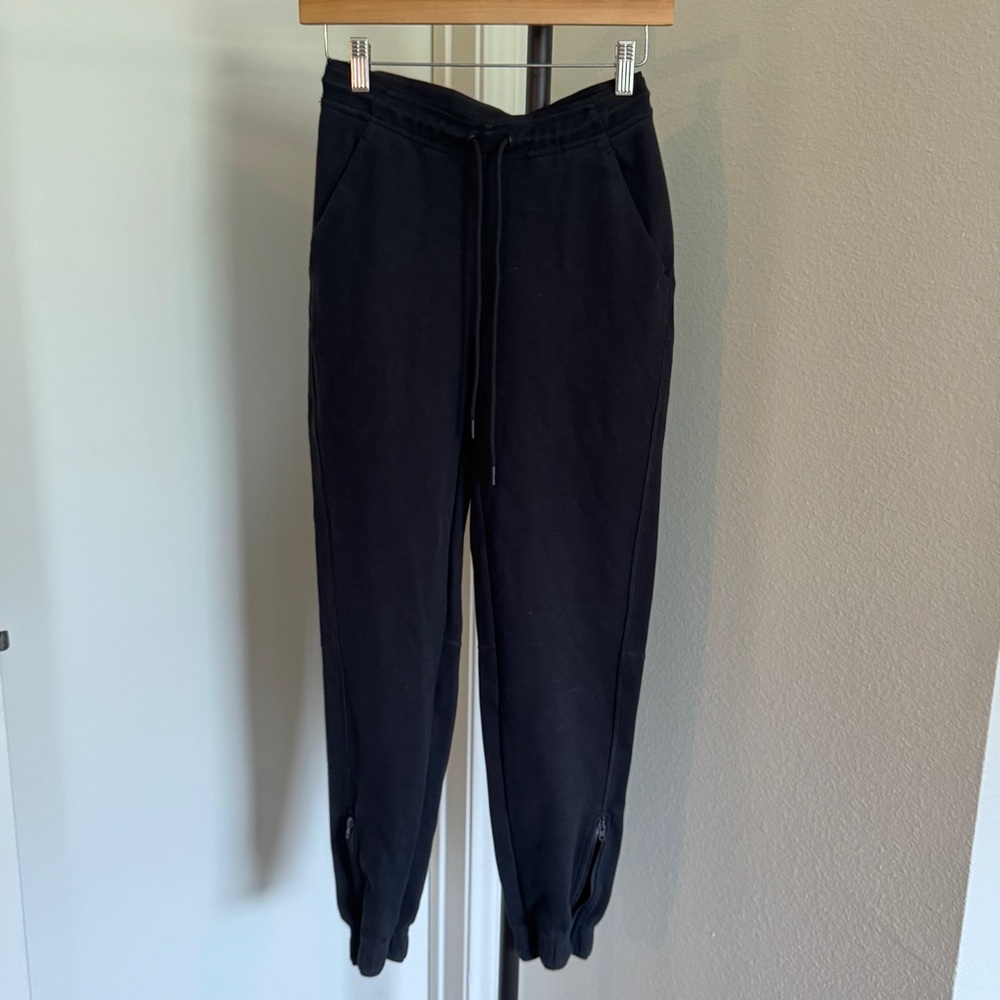 Aritzia joggers